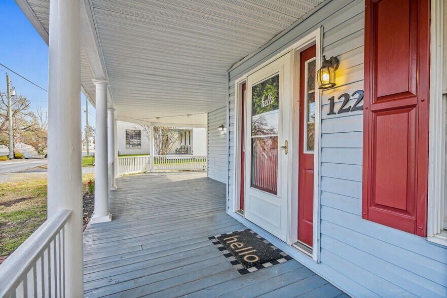 More Photos Of 122 E Main St, Stevensville Office For Sale