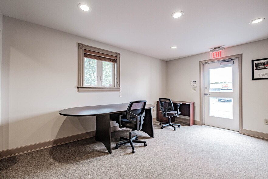 More Photos Of 352 Warren Ave, Portland Office Residential For Lease