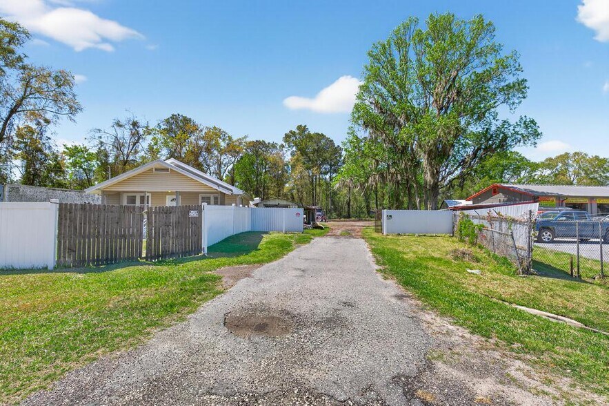 More Photos Of 10676 New Kings Rd, Jacksonville Office For Lease