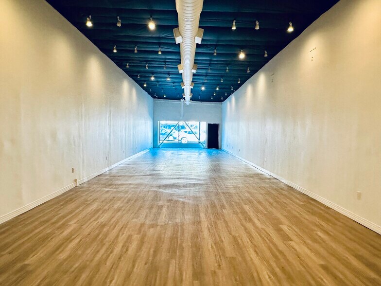 More Photos Of 14514-14516 Ventura Blvd, Sherman Oaks Storefront For Lease