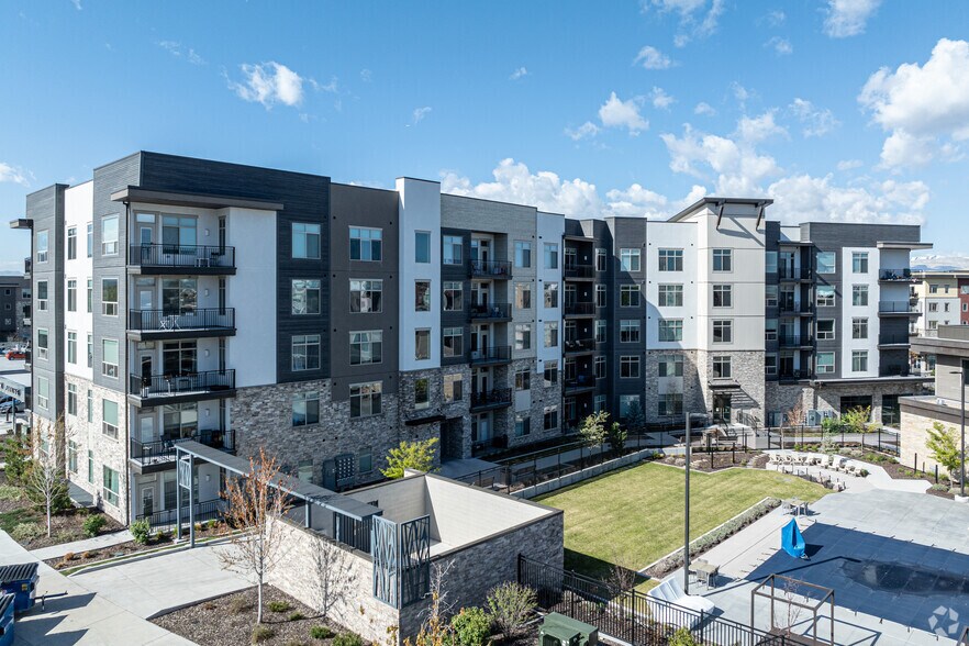 More Photos Of 168 E Midvillage Rd, Sandy Apartments For Lease