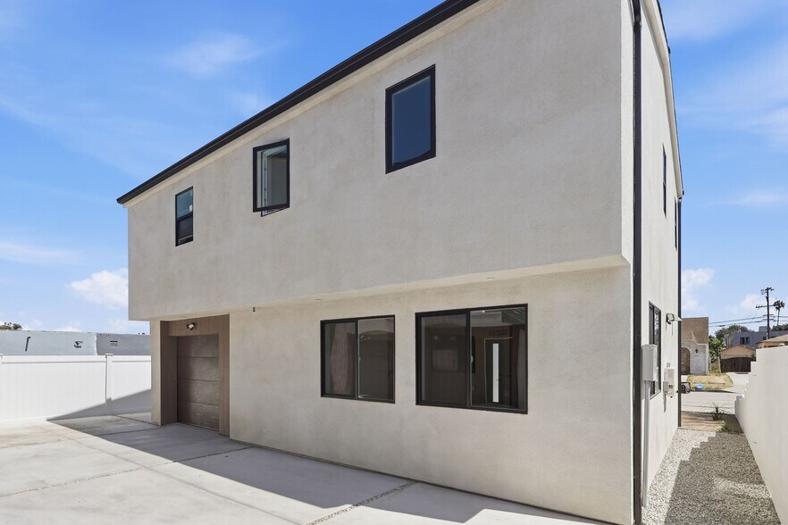 More Photos Of 1507 W 83rd St, Los Angeles Apartments For Sale