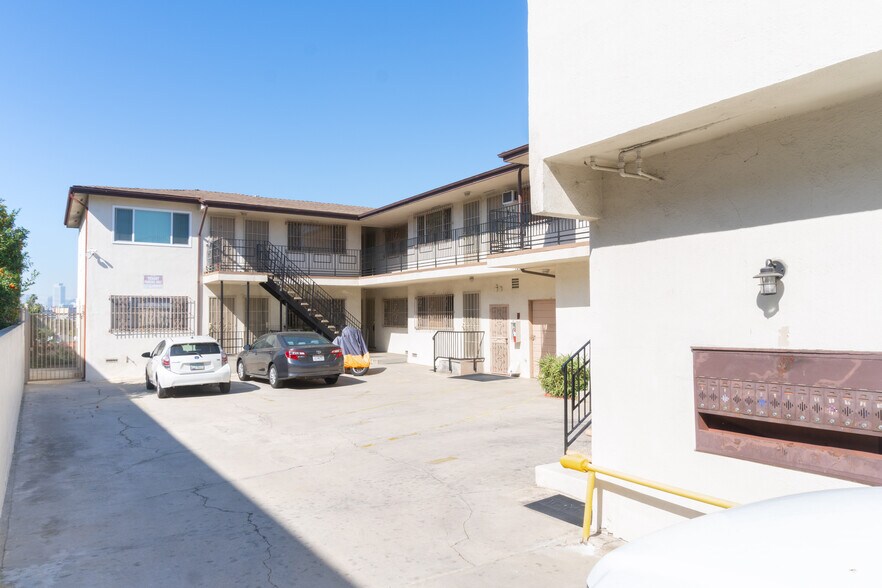 More Photos Of 405 S Boyle Ave, Los Angeles Apartments For Sale