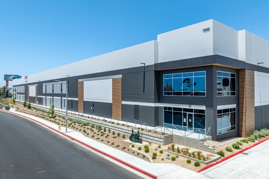 More Photos Of 1500 S Raymond Ave, Fullerton Distribution For Lease