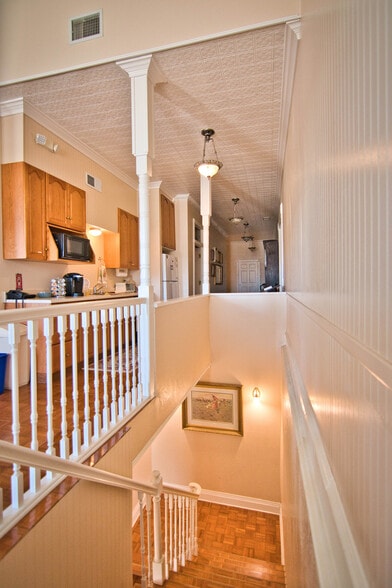 More Photos Of 226 Fort McKavitt St, Mason Hospitality For Sale
