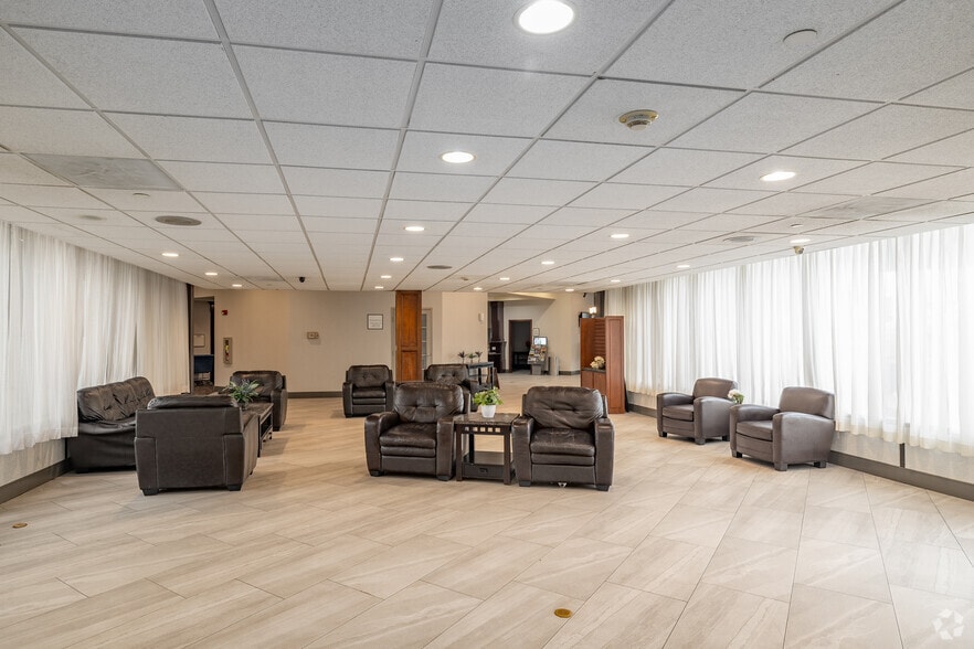 More Photos Of 5300 Rockside Rd, Independence Hotel For Sale