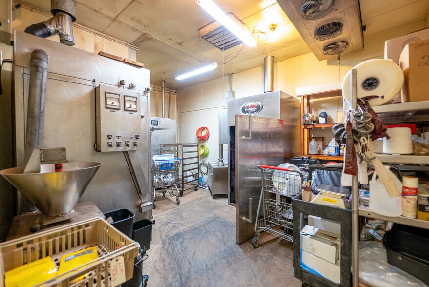 More Photos Of 4634 Highway 185, New Haven Freestanding For Sale