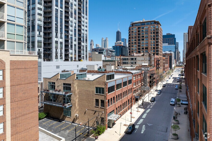 More Photos Of 440 W Ontario St, Chicago Loft Creative Space For Sale