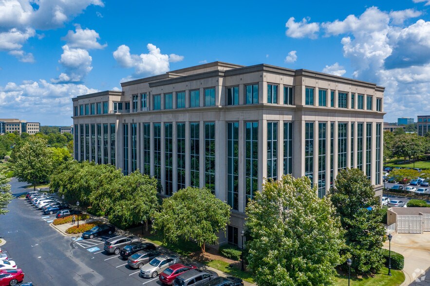 More Photos Of 14045 Ballantyne Corporate Pl, Charlotte Office For Lease