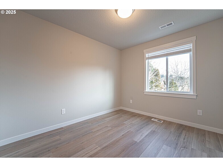 More Photos Of 4943 NE 2nd Ct, Vancouver Multifamily For Sale