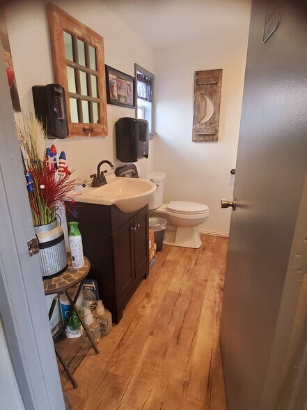 More Photos Of 8899 Beekley Rd, Phelan Auto Repair For Sale