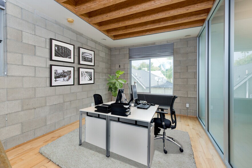 More Photos Of 6615-6621 Melrose Ave, Los Angeles Loft Creative Space For Lease