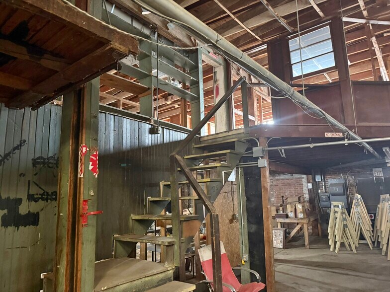 More Photos Of 706 W California Ave, Oklahoma City General Retail For Sale