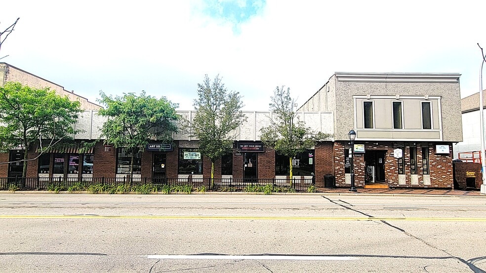 Primary Photo Of 33409-33425 Grand River Ave, Farmington Office For Sale