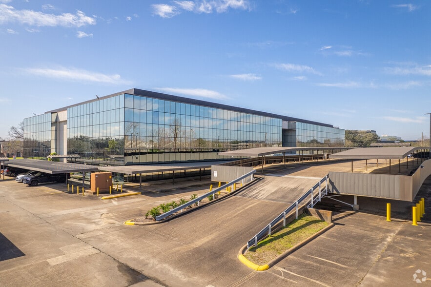 More Photos Of 10700 Richmond Ave, Houston Office For Lease