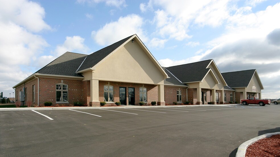 More Photos Of 9755 Randall Dr, Indianapolis Office For Sale