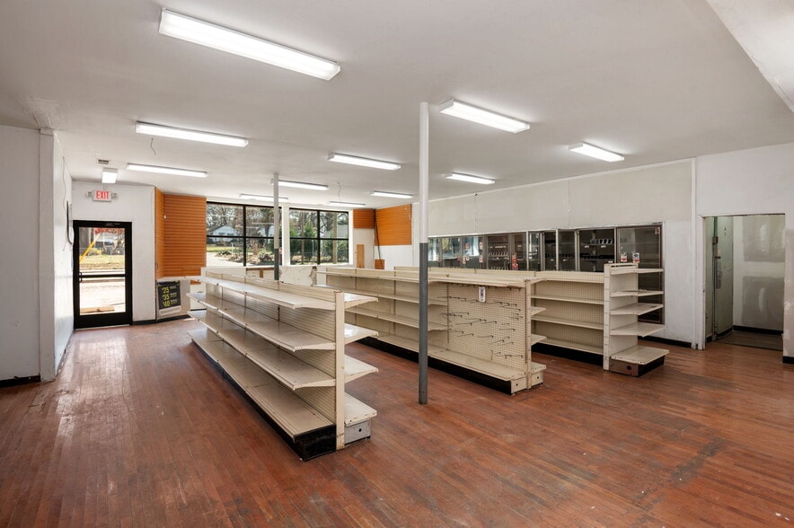 More Photos Of 2331-2333 Statesville Ave, Charlotte Restaurant For Lease