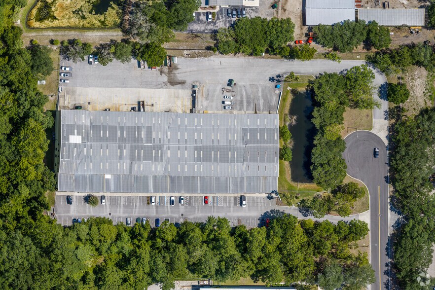 More Photos Of 11210 E Phillips Industrial Blvd, Jacksonville Warehouse For Lease