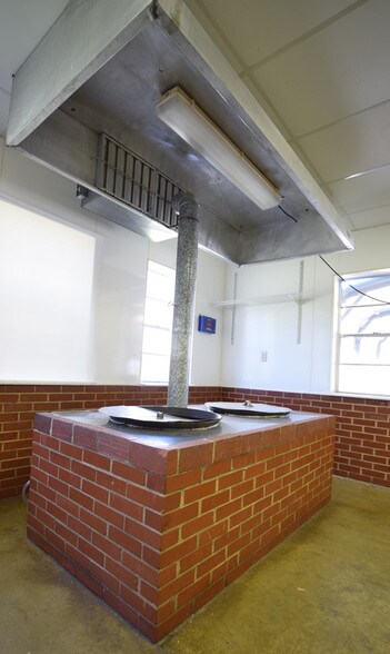 More Photos Of 2 N Greenwood Ave, Ware Shoals Freestanding For Sale