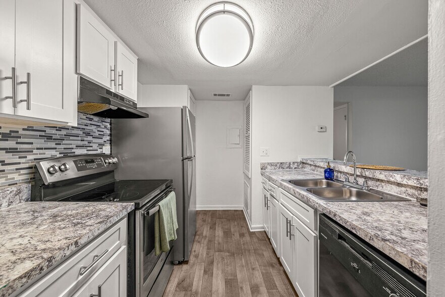 More Photos Of 7315 W Hanna Ave, Tampa Apartments For Sale