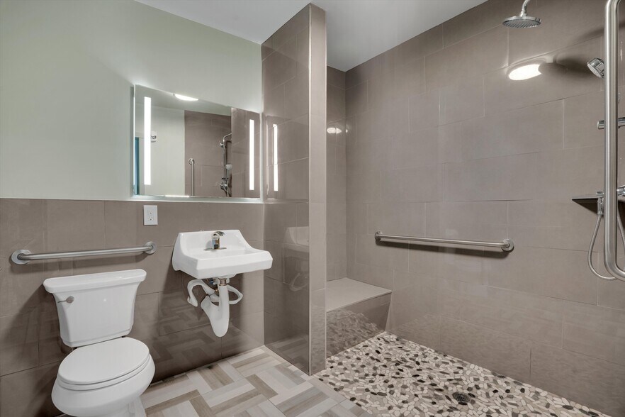 More Photos Of 640 State Highway 12, Rio Vista Hotel For Sale