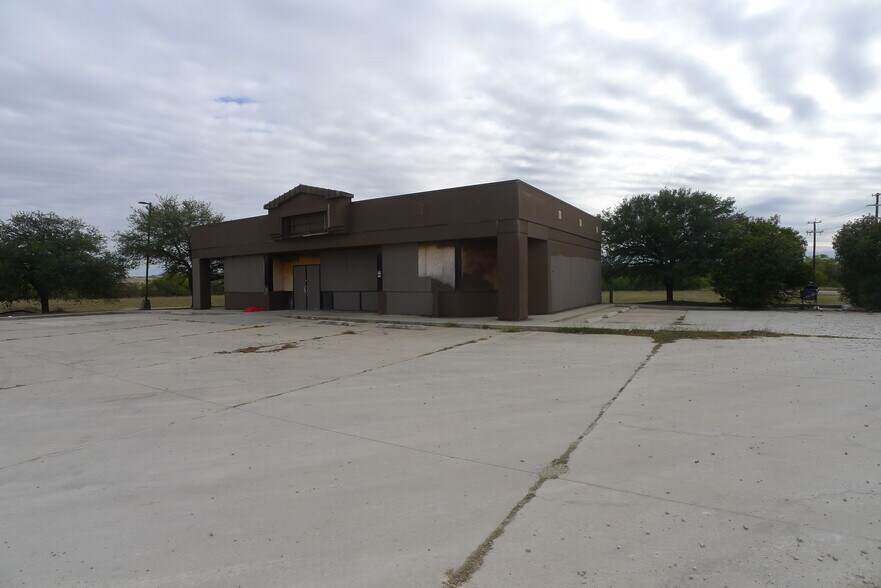 More Photos Of 6180 Walzem Rd, San Antonio General Retail For Sale