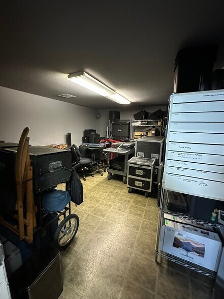 More Photos Of 5500-5510 Satsuma Ave, North Hollywood Warehouse For Sale