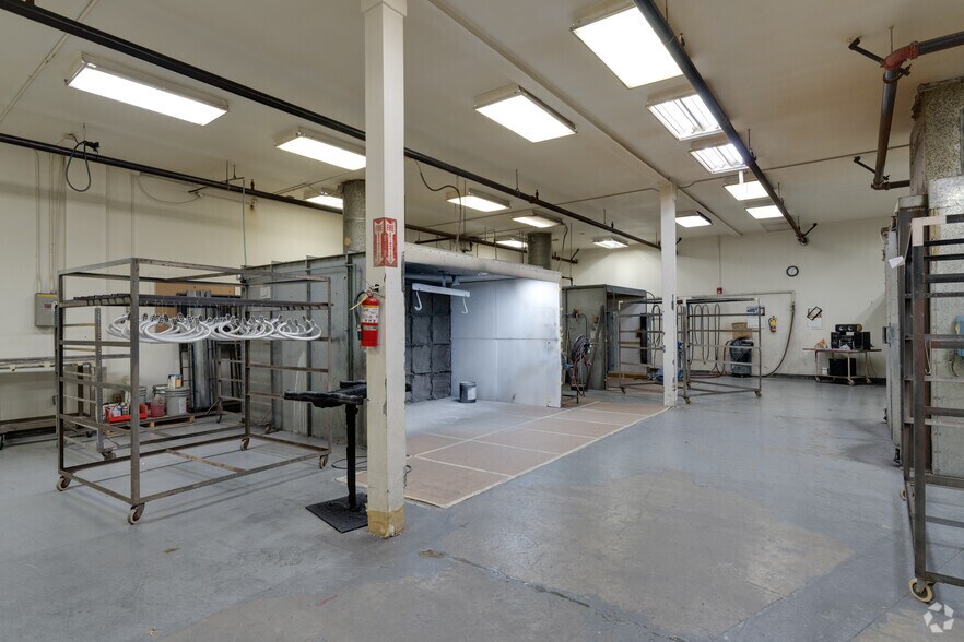 More Photos Of 1880 SW Merlo Dr, Beaverton Warehouse For Lease