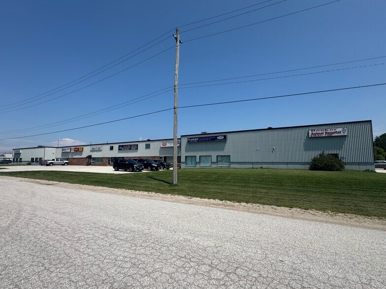 More Photos Of 121 Jason St, Owen Sound Warehouse For Lease