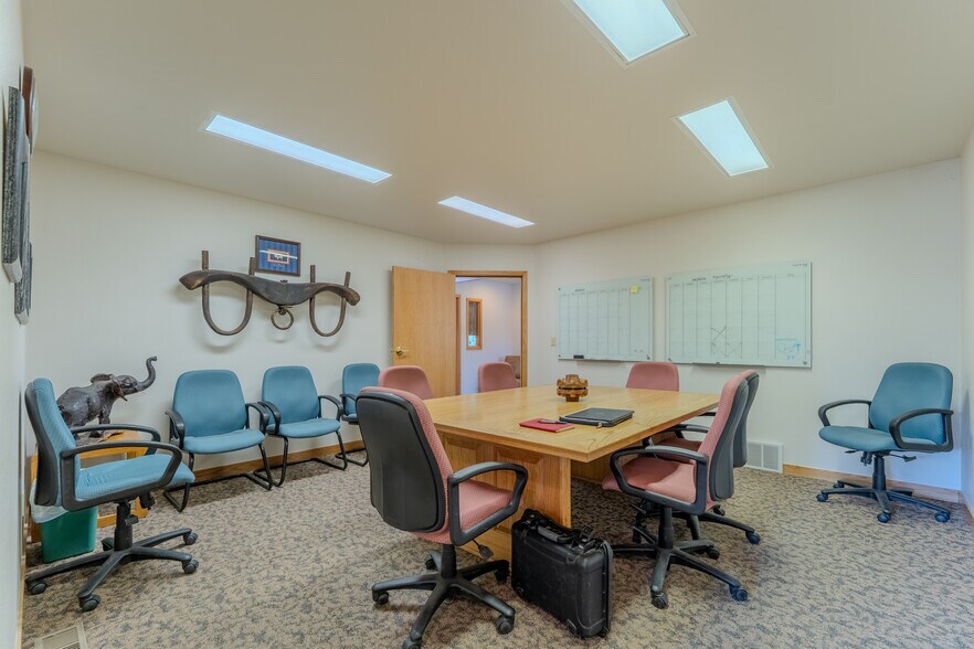 More Photos Of 890 N 2nd St, Lander Office For Sale