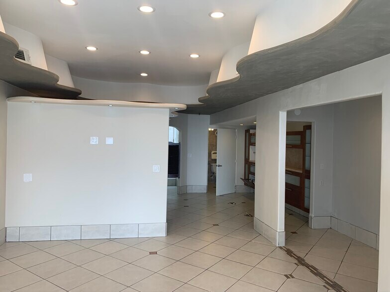 More Photos Of 31656-31662 S Coast Hwy, Laguna Beach Storefront Retail Office For Sale
