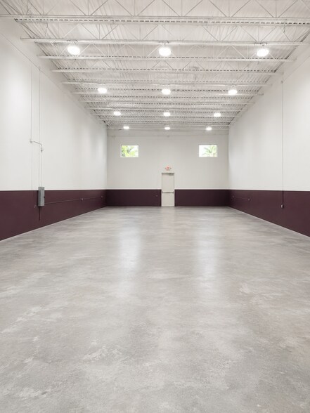 More Photos Of 684 SW 7th Ter, Dania Beach Warehouse For Lease