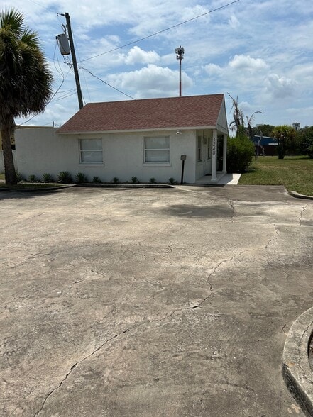 More Photos Of 1250 S Harbor City Blvd, Melbourne Medical For Lease