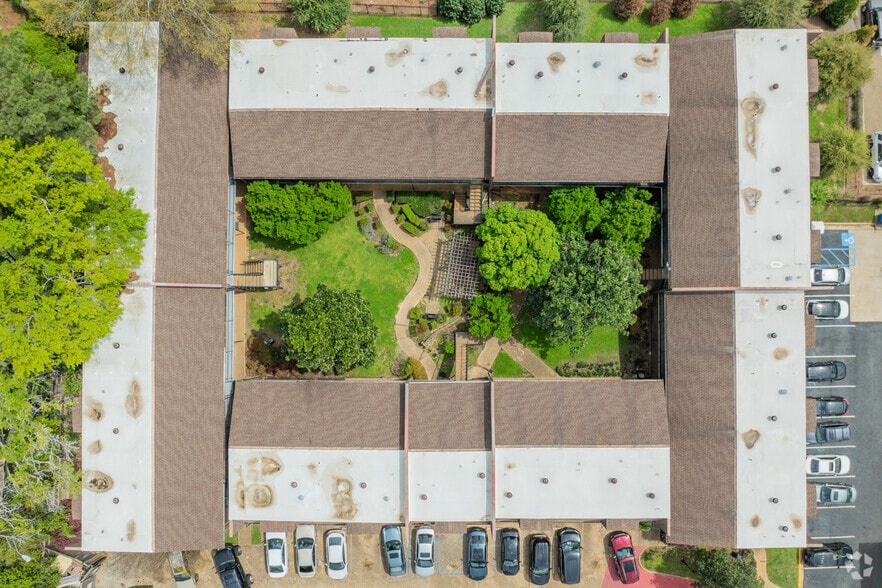 More Photos Of 770 Lakeland Dr, Jackson Apartments For Sale