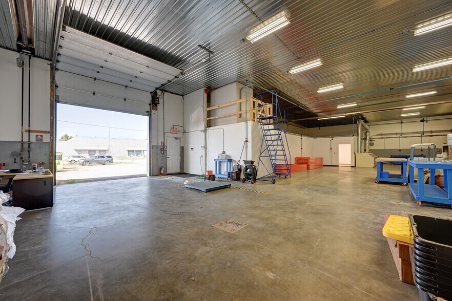 More Photos Of 3055 Rue Tebbutt, Trois-Rivières Industrial For Lease
