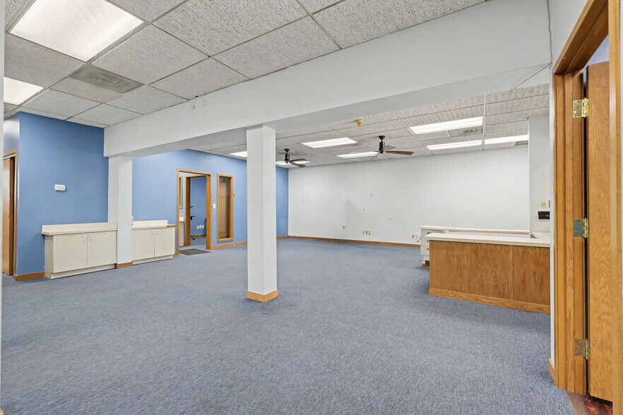 More Photos Of 22976 Outer Dr, Dearborn Flex For Lease
