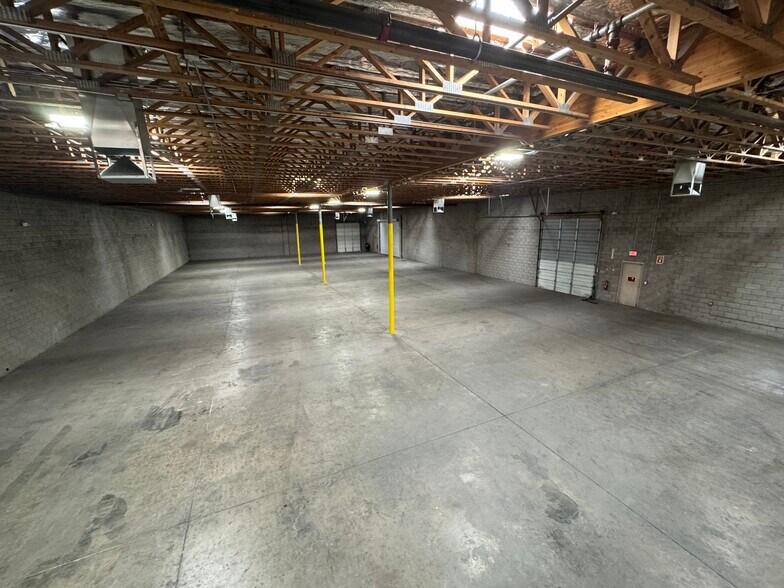 More Photos Of 5250 S 31st Pl, Phoenix Distribution For Lease