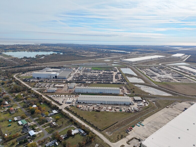 More Photos Of 1411 Transport Dr, Baytown Manufacturing For Lease