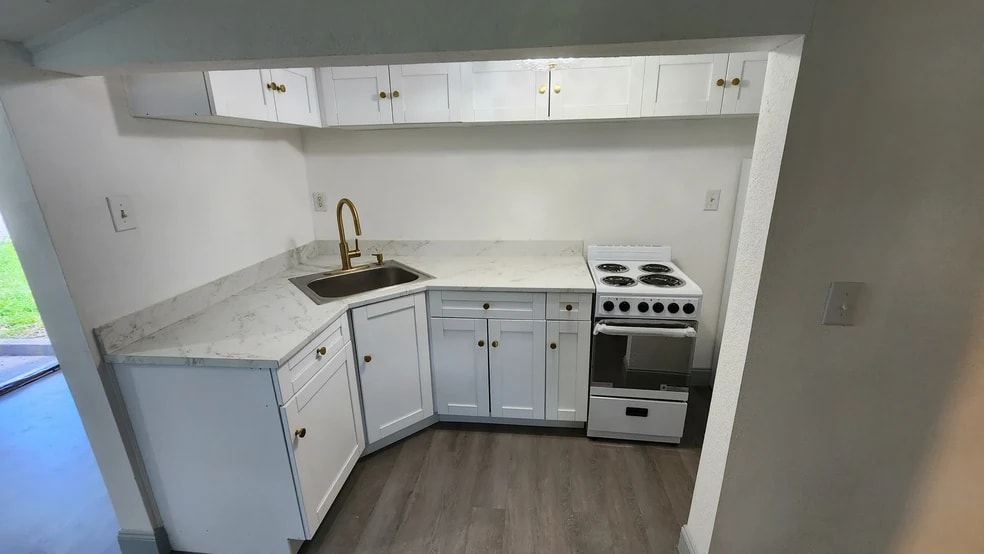 More Photos Of 501 W Baker St, Plant City Apartments For Sale