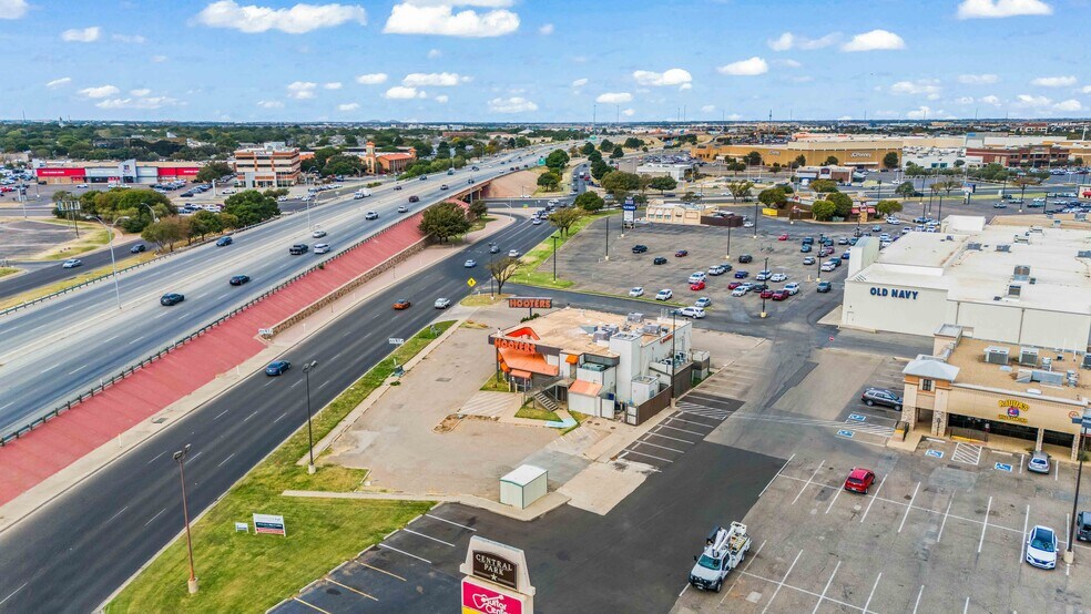 More Photos Of 4950 S Loop 289, Lubbock Restaurant For Lease