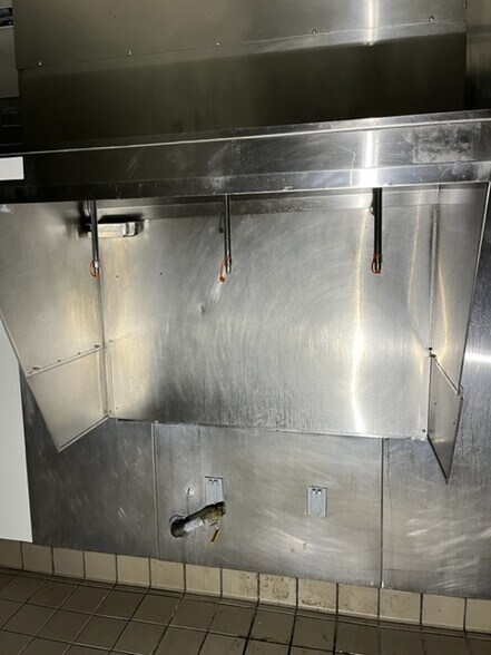 More Photos Of 2211 Lake Ave, Altadena Fast Food For Lease