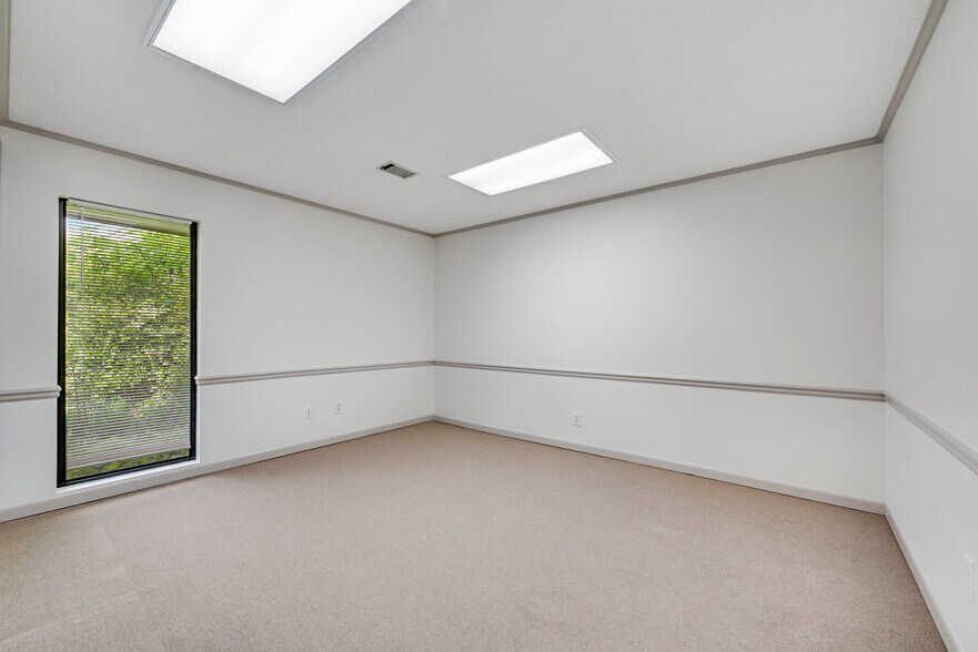 More Photos Of 11205 Alpharetta Hwy, Roswell Office Residential For Sale