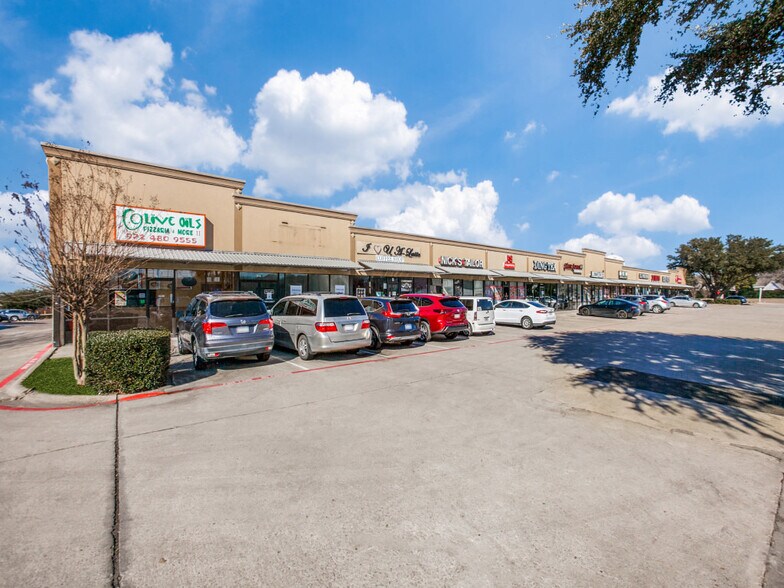 More Photos Of 581 W Campbell Rd, Richardson Storefront For Lease