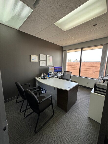 More Photos Of 151 Boul De Mortagne, Boucherville Flex For Lease