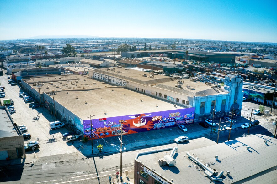 More Photos Of 2260-2268 E 15th St, Los Angeles Warehouse For Sale