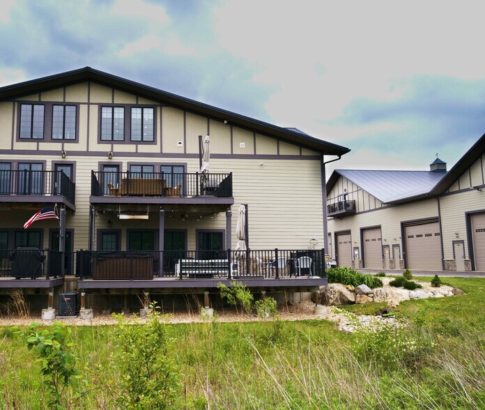 More Photos Of 2244 Ferry Rd, Naperville Flex For Sale
