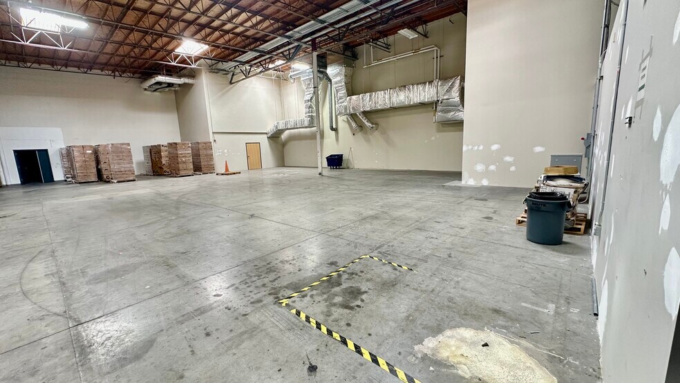 More Photos Of 43455 Business Park Dr, Temecula Research And Development For Lease