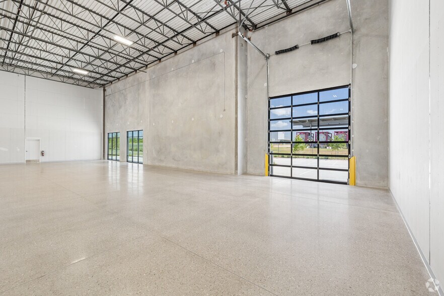 More Photos Of 19150 Marketplace Ave, Kyle Manufacturing For Lease