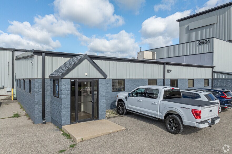 More Photos Of 2601-2609 28th St SW, Wyoming Manufacturing For Sale