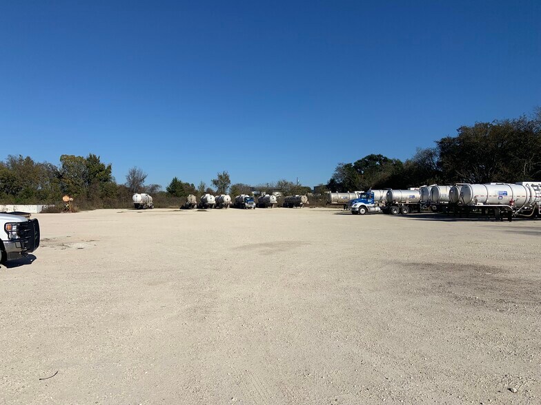 More Photos Of 1720 N Harvey Mitchell Pky, Bryan Industrial For Lease